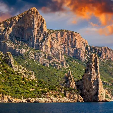 Mediterranean 아파트